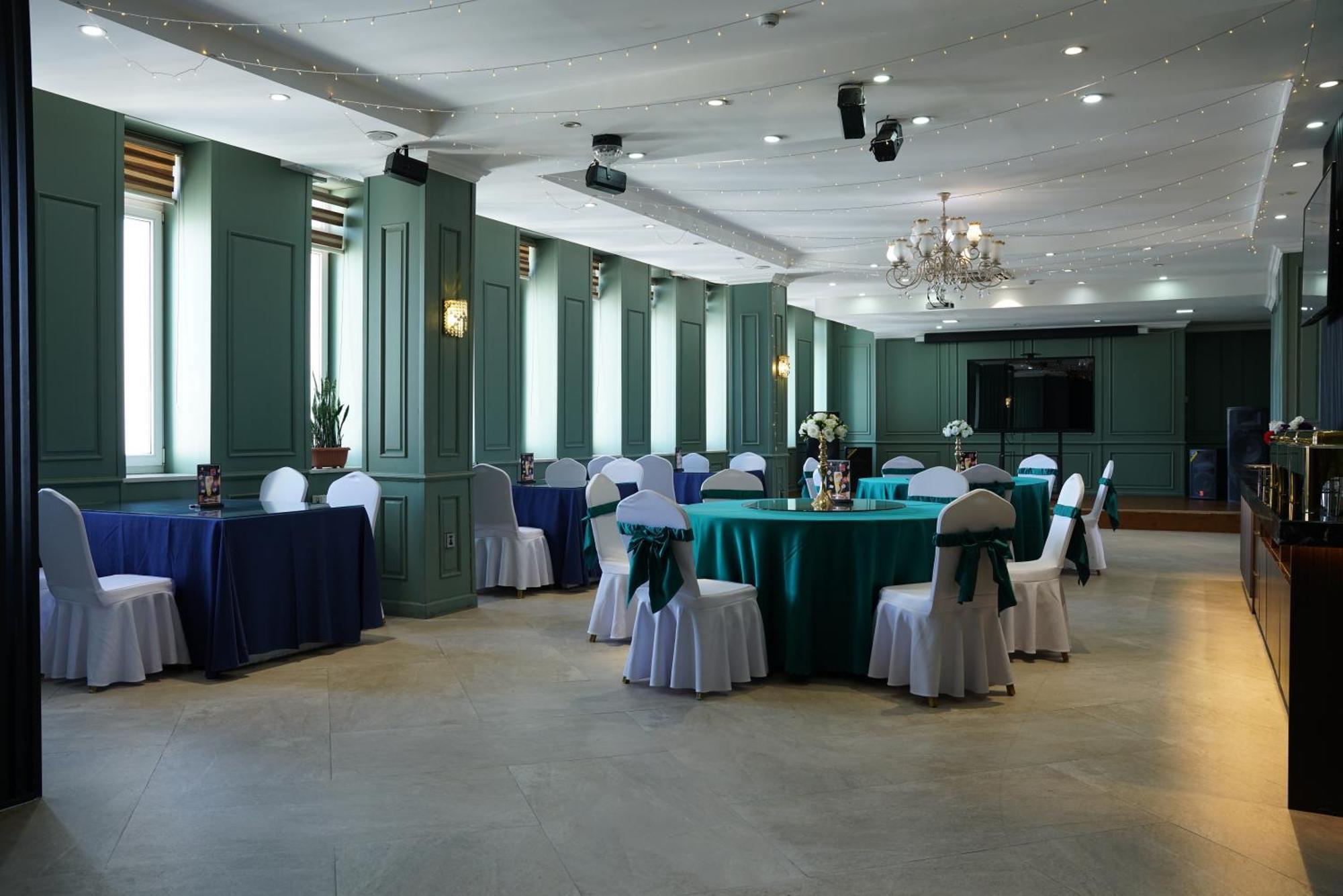 אולן בטור Ub Grand Hotel מראה חיצוני תמונה