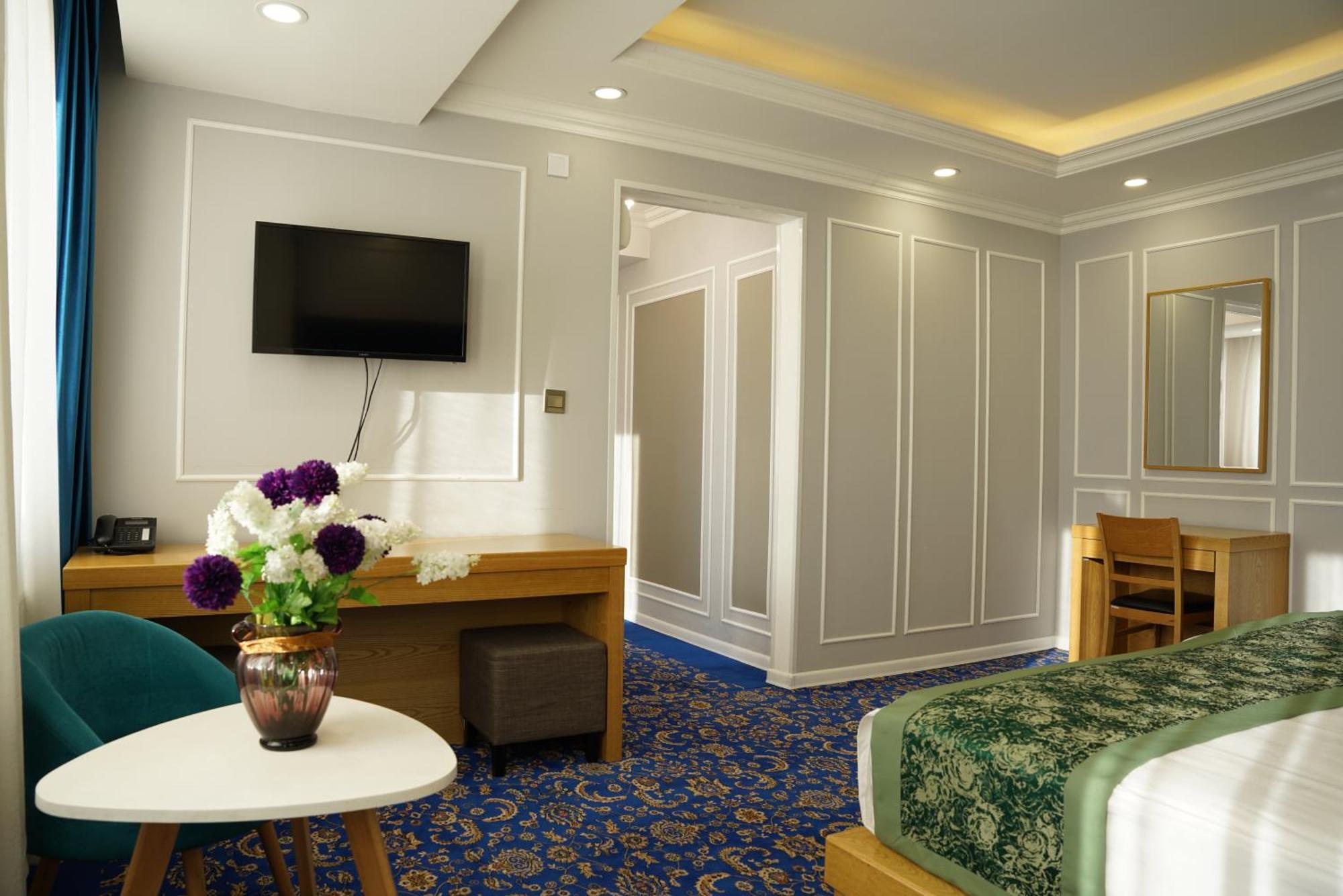 אולן בטור Ub Grand Hotel מראה חיצוני תמונה