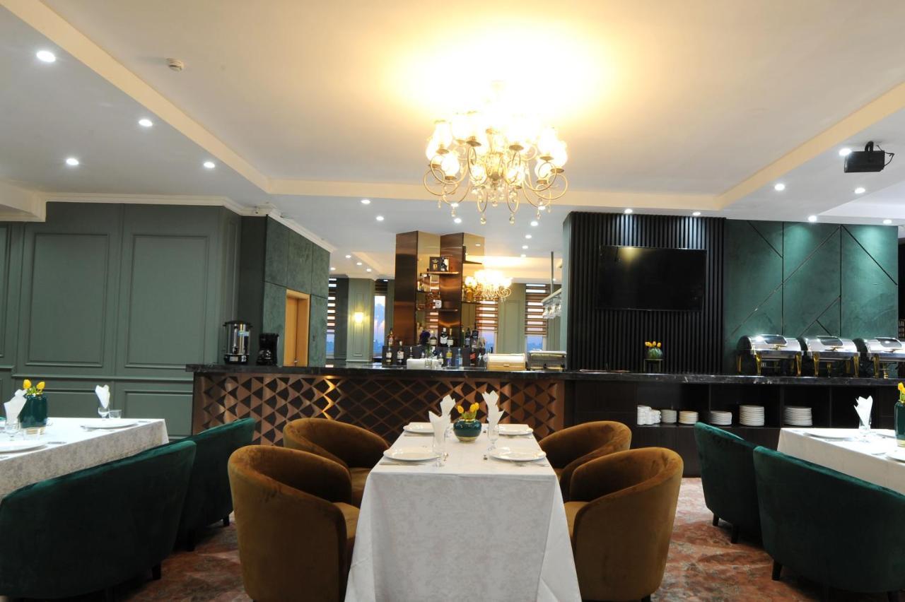 אולן בטור Ub Grand Hotel מראה חיצוני תמונה