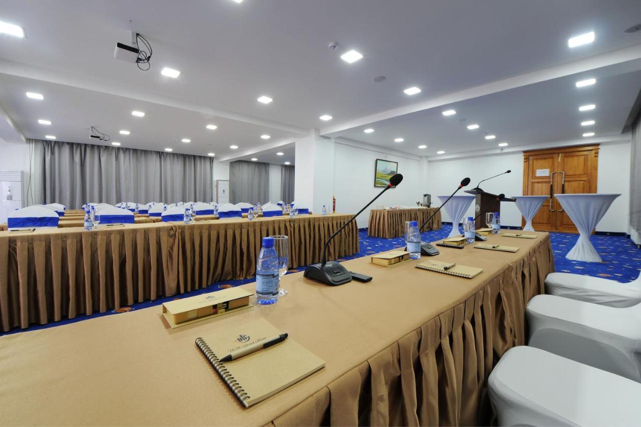 אולן בטור Ub Grand Hotel מראה חיצוני תמונה