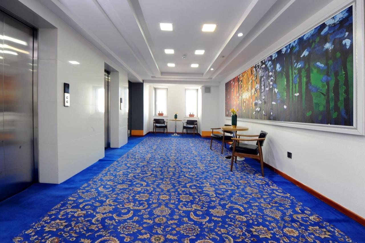 אולן בטור Ub Grand Hotel מראה חיצוני תמונה